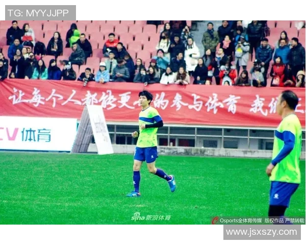 各大帅哥足球明星的魅力与风采展现足球场上的青春活力与激情